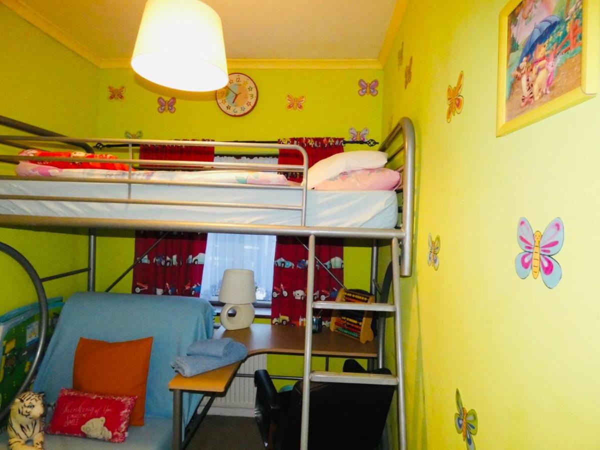 Spacious 3 Bed House With Parking & Good Transport South Norwood المظهر الخارجي الصورة